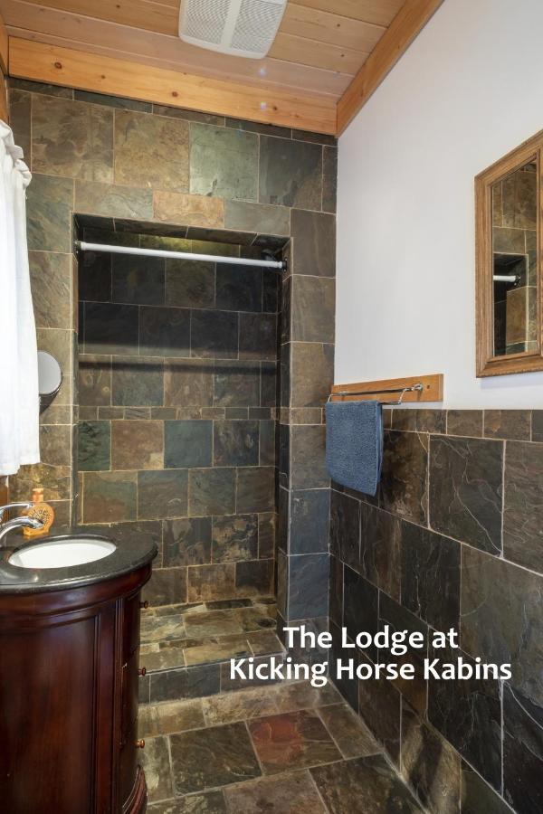 גולדן Kicking Horse Kabins מראה חיצוני תמונה
